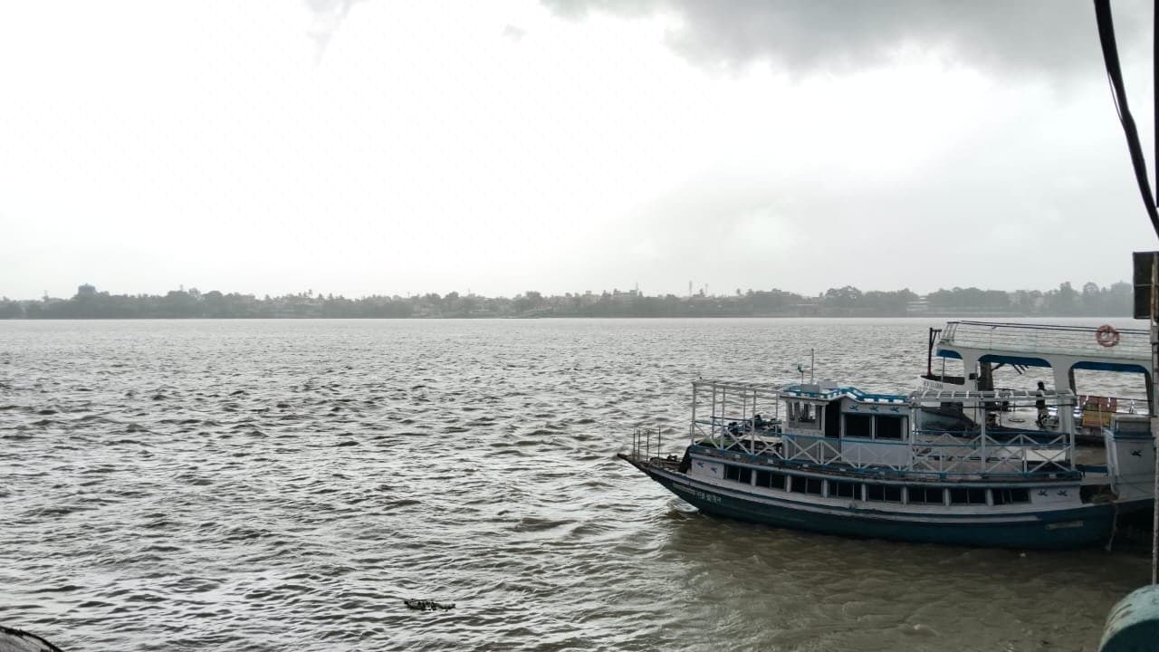 Ferry service stops from today, Orange alert in Hooghly gnr 