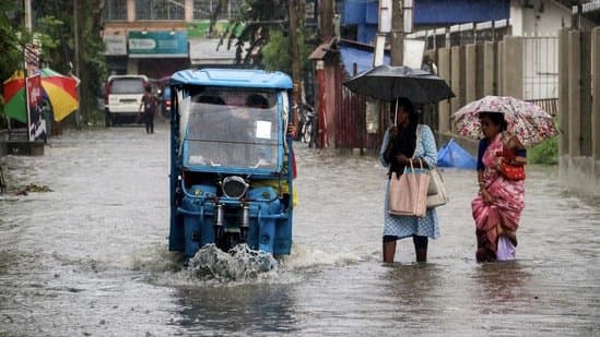 IMD Weather Forecast Rainfall Thunderstorm Warning in Several Districts in Next Two Hours in West Bengal 