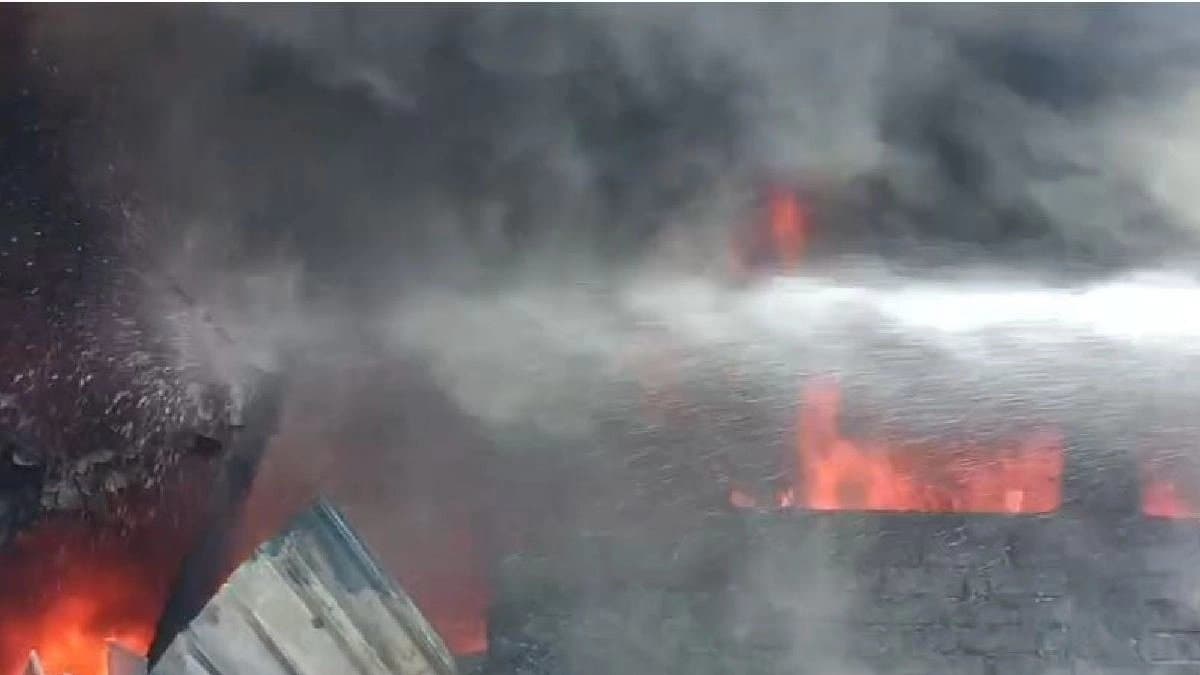 Fire at howrah pitch factory