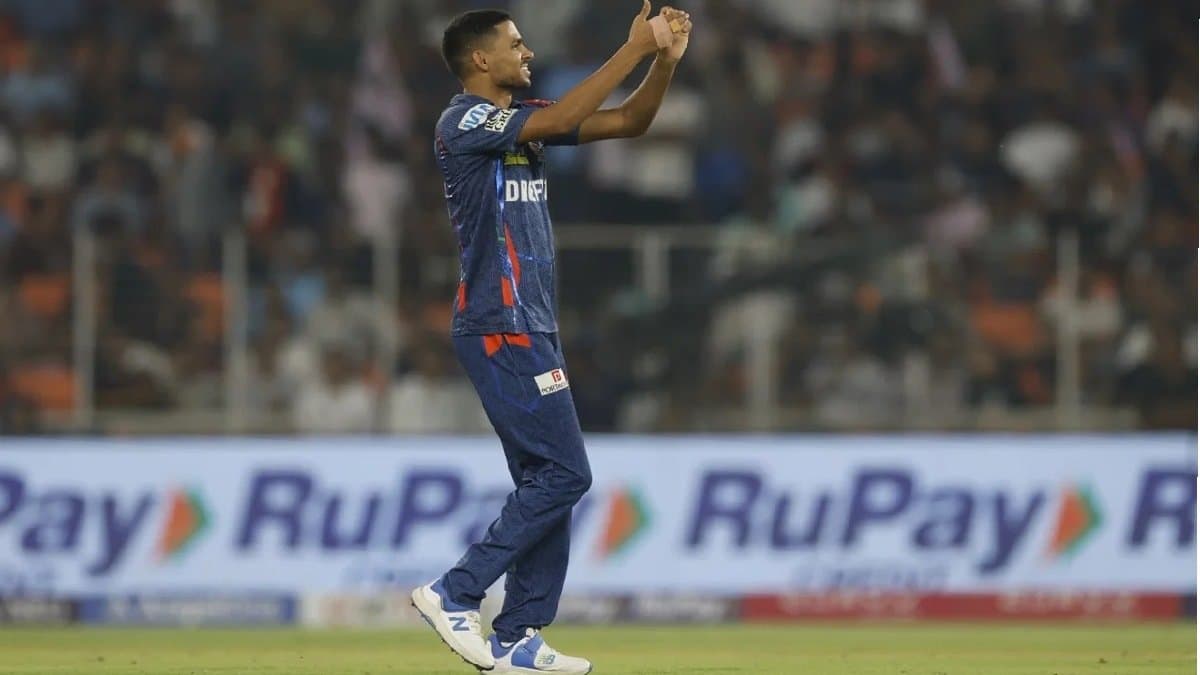 LSG Akash Singh threatens BCCI ban by copying Digvesh Rathi notebook celebration after clean bowling Jos Buttler