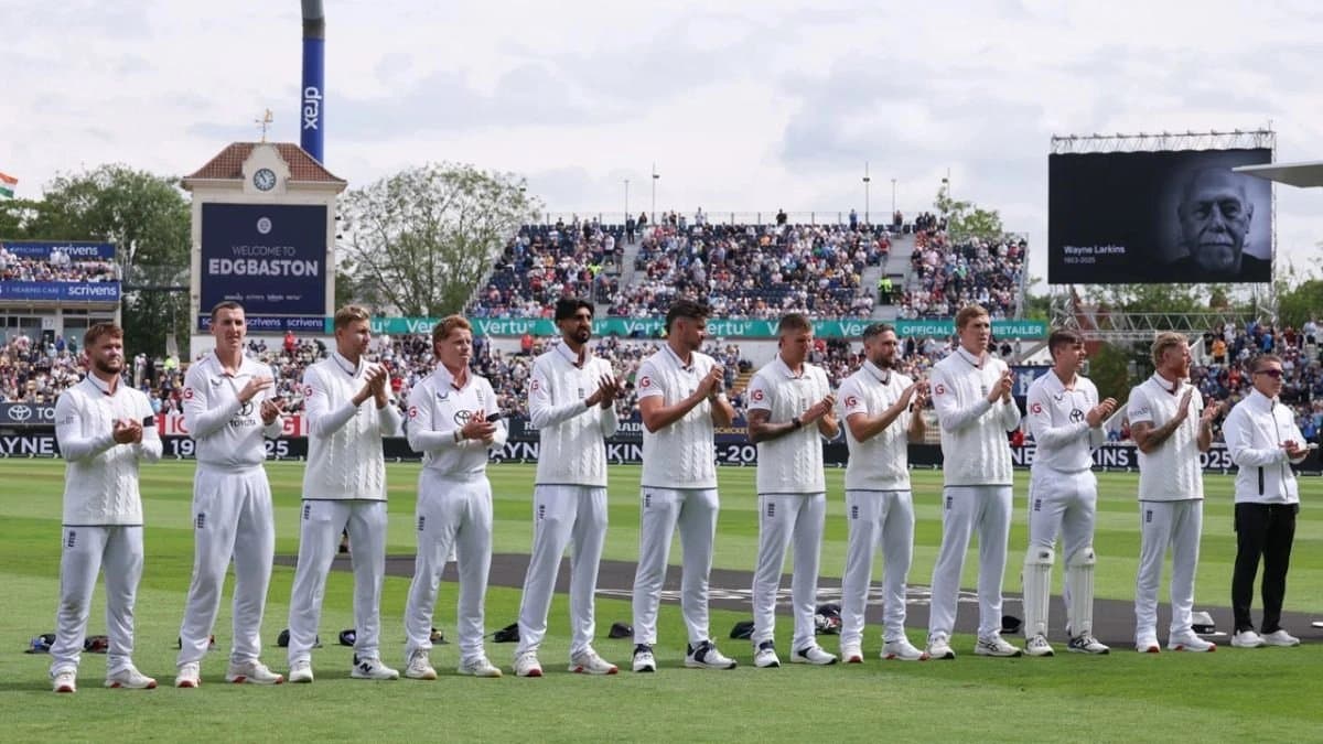 India and England players wore black armbands at Edgbaston to honor Wayne Larkins