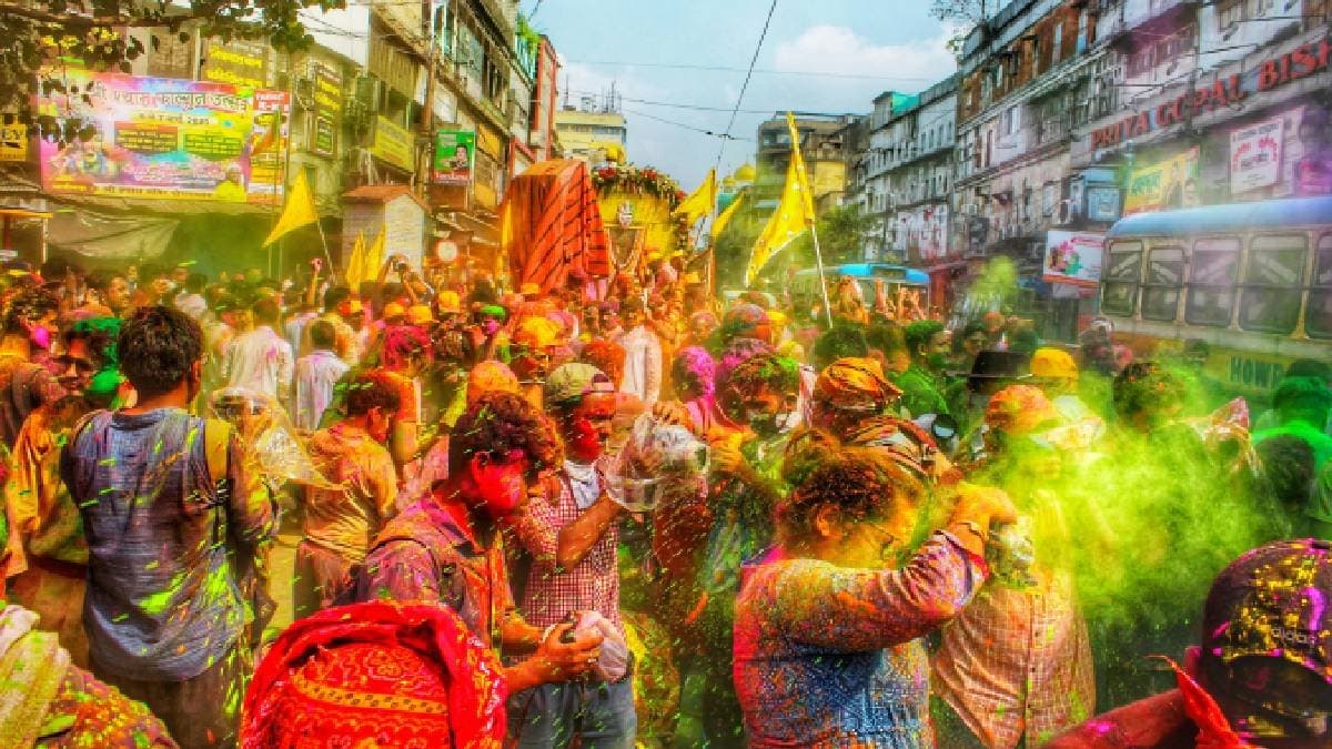 What security arrangements have been made by Kolkata Police in city for the safety of the people on the day of the Dol and Holi