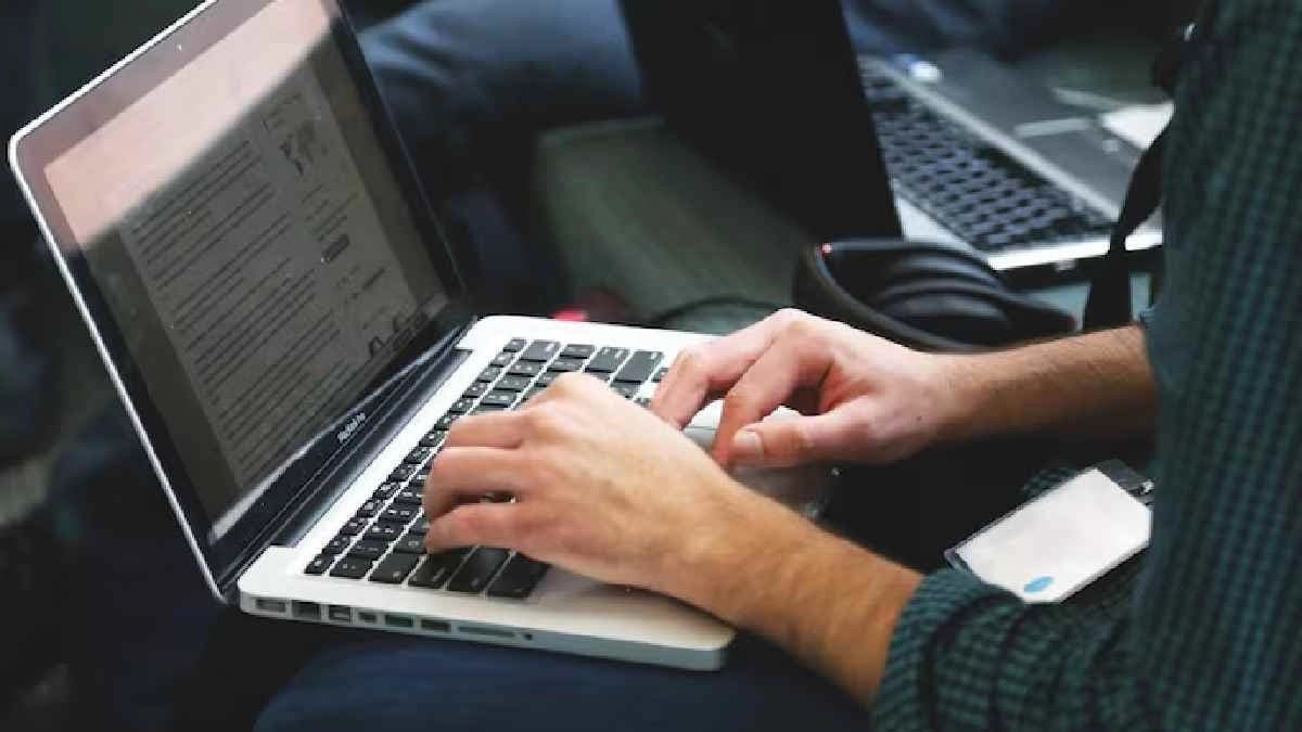 SSC CHSL 2025: Staff Selection Commission lets aspirants select their exam city date and shift