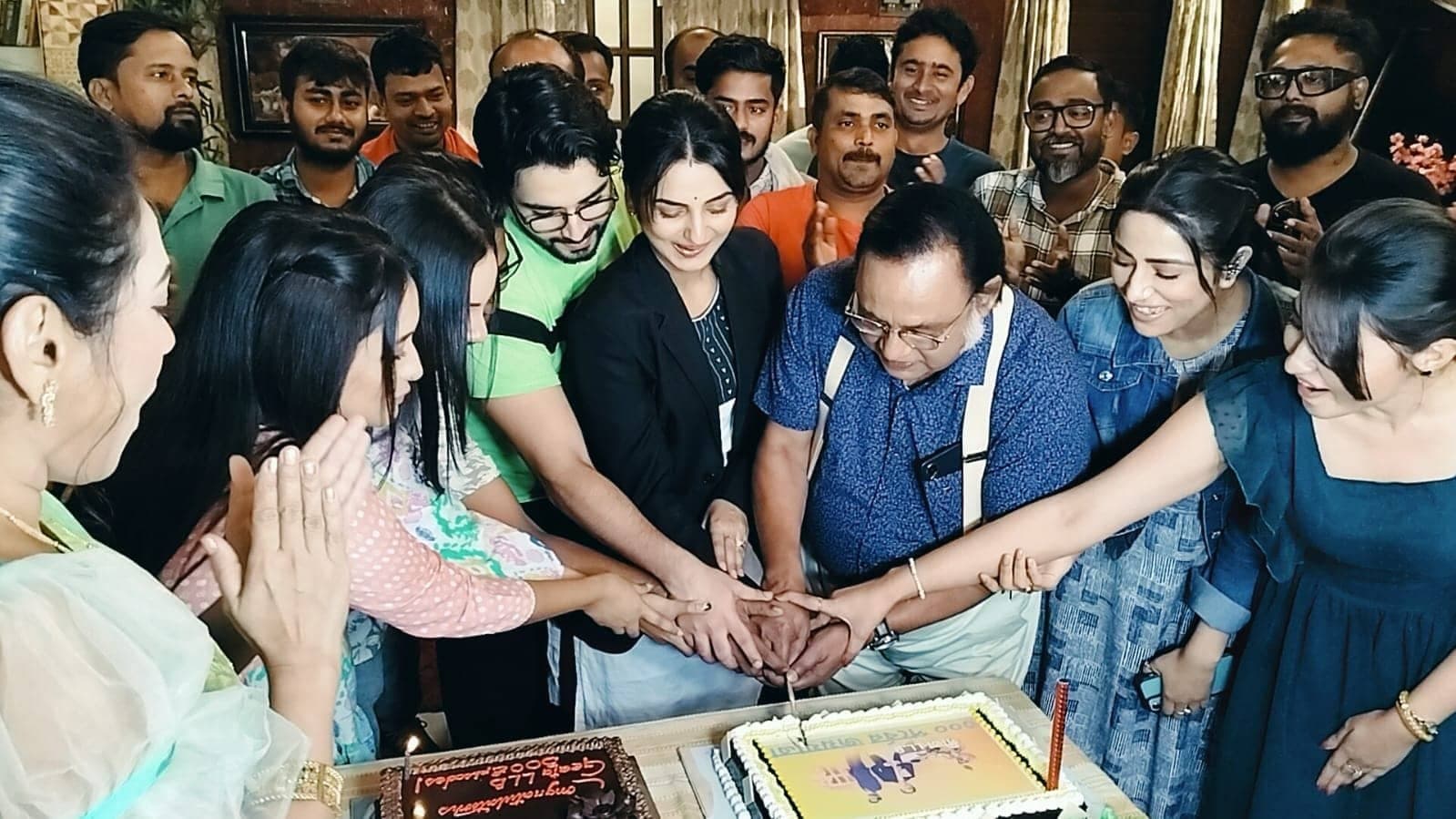 ৩০০ পর্ব পেরোতেই গীতাকে প্রকাশ্যে 'আই লভ ইউ'! সঙ্গে কী‌ বিশেষ উপহার দিলেন স্বস্তিক?