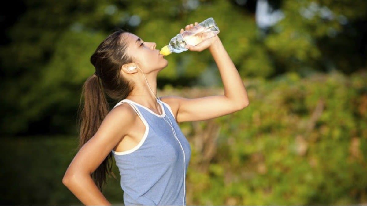 should you drink water while standing know what nutritionist opinion