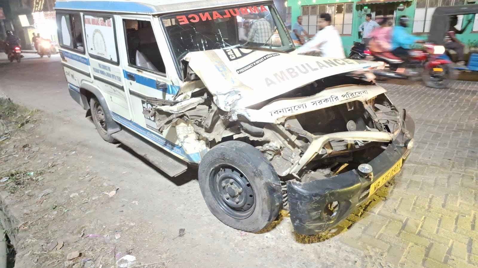Hooghly ambulance accident child among few injured gnr 