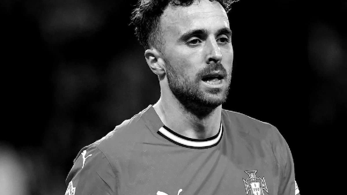 Diogo jota faced huge injury after clash with chelsea defender in a match