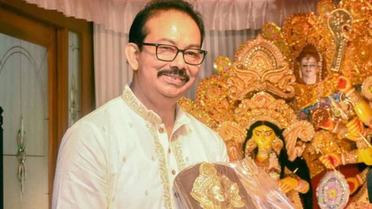 Saltlake durgabari receives special honour on saptami for their Durga puja