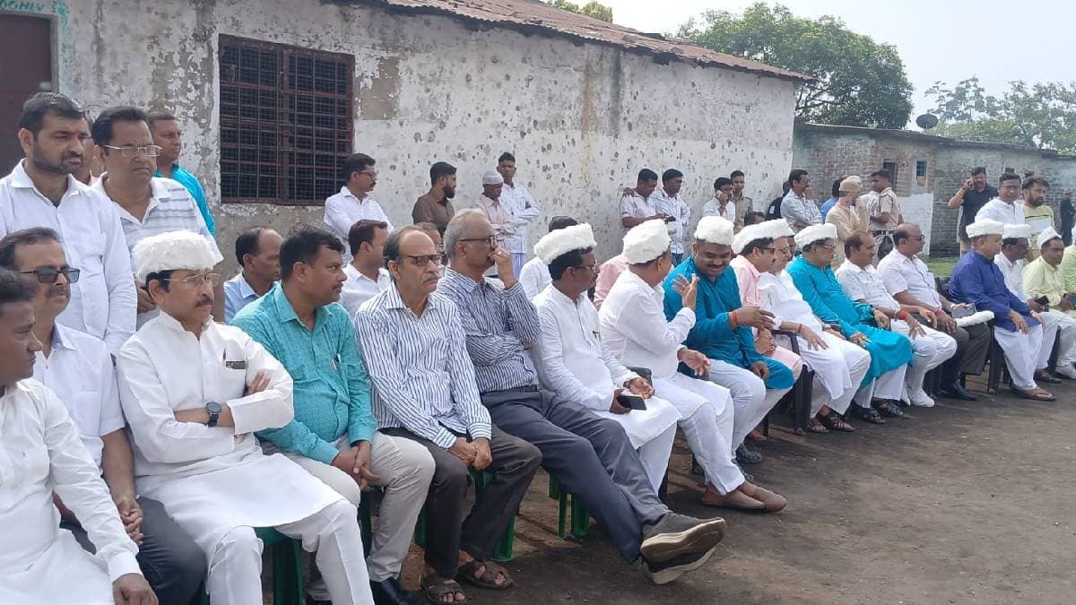 On Occasion of Eid TMC CPM and Congress Unite to Spread Harmony in Rishra