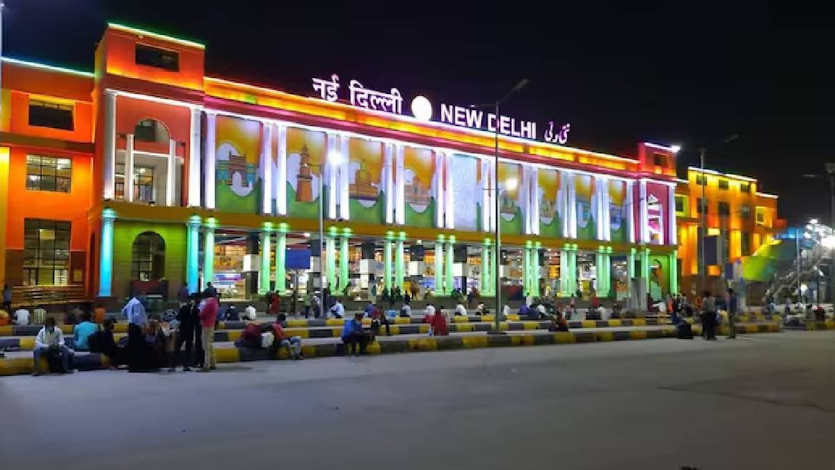 NRI charged Rs 10000 for wheelchair at Delhi station porters licence cancelled