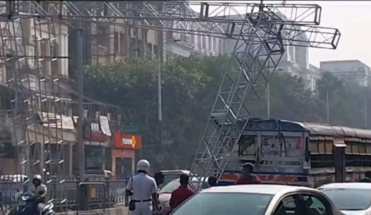 bus accident at park street