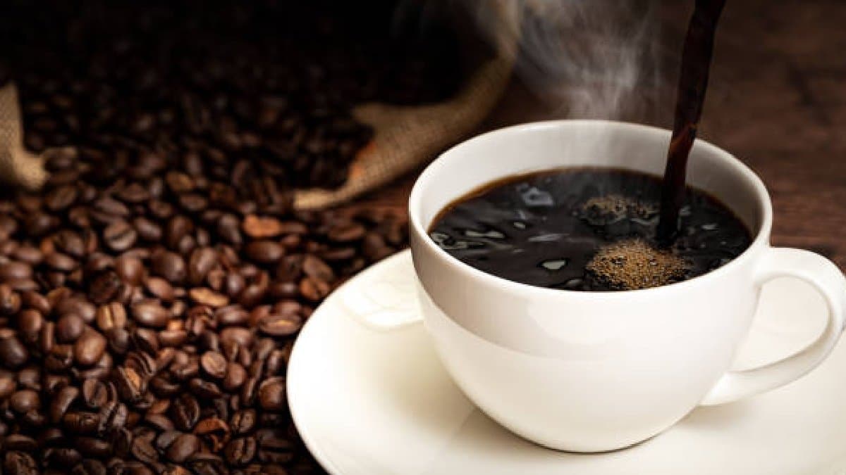 Should we drink black coffee on an empty stomach?