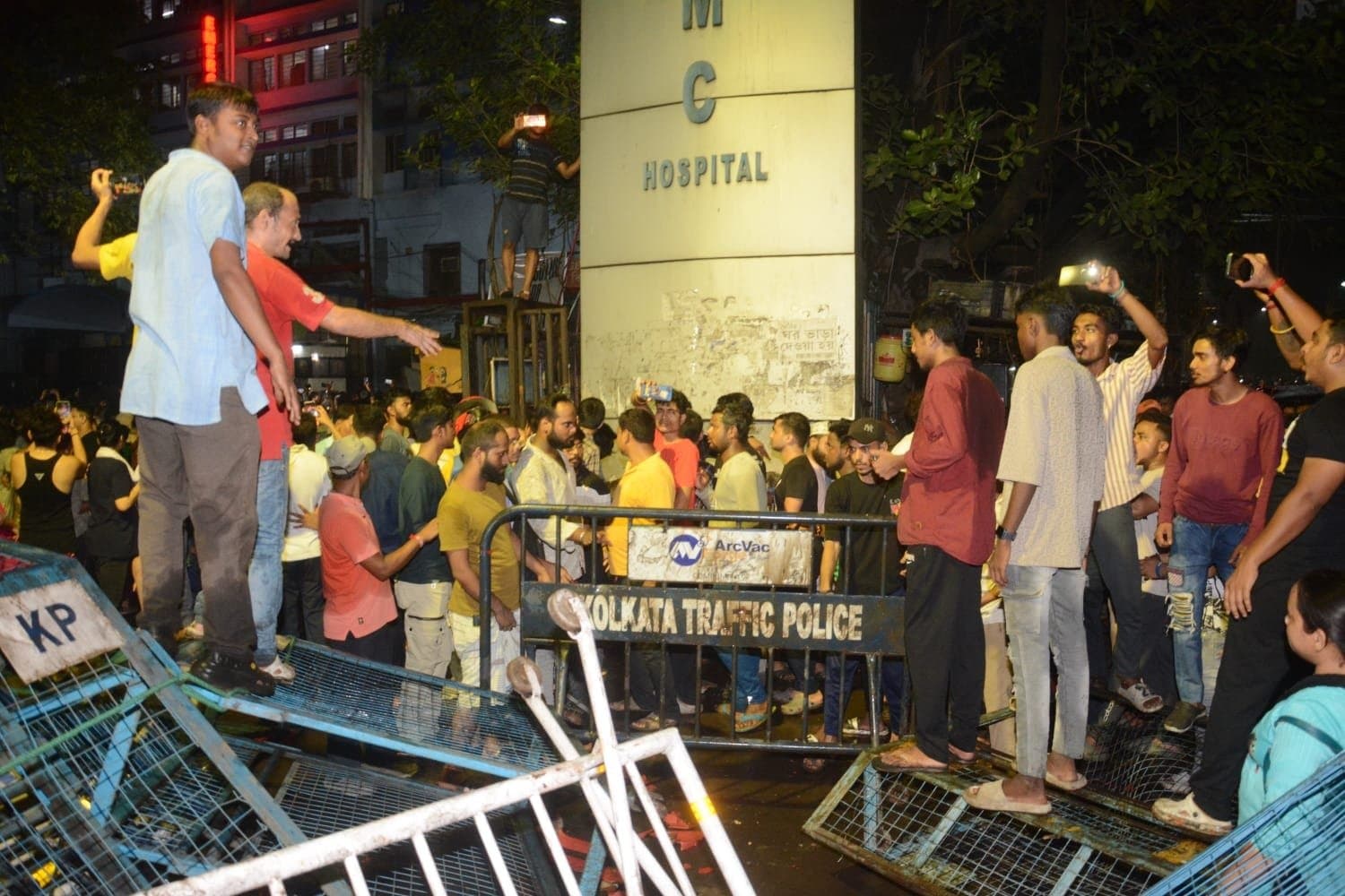 Rg kar hospital clash gnr 