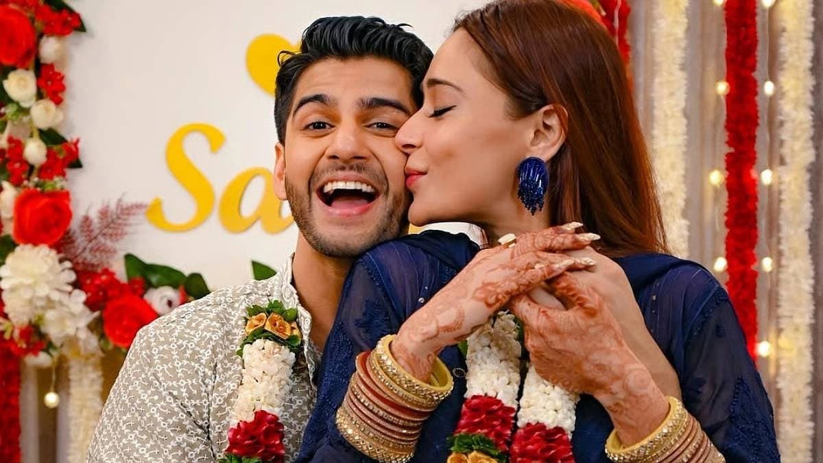Bigg Boss 4 Fame Sara Khan Marries Actor Krish Pathak After 1 Year Of Dating