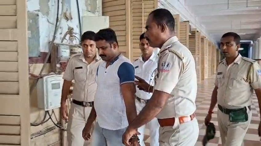 নিজের মাকেই গুলি করে হত্যা যুবকের, যাবজ্জীবন কারাদণ্ড দিল আদালত