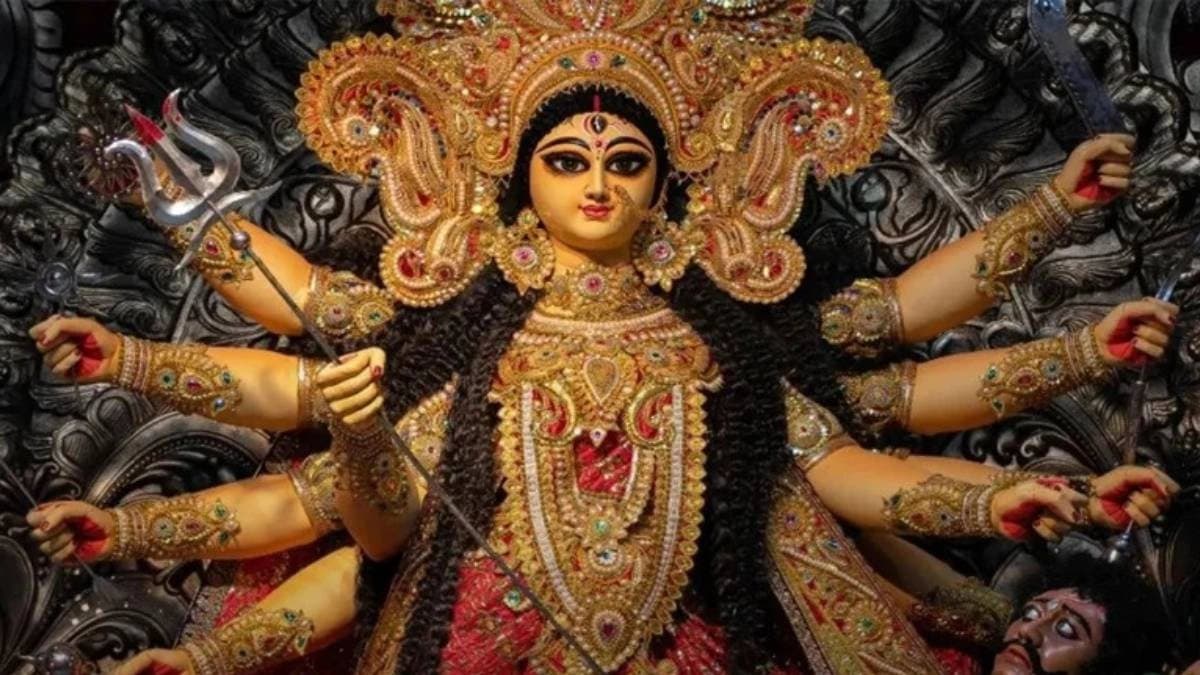 Durga Puja 2025 three Zodiac Signs will get immense money by rare Yoga of Navami on 1 October 