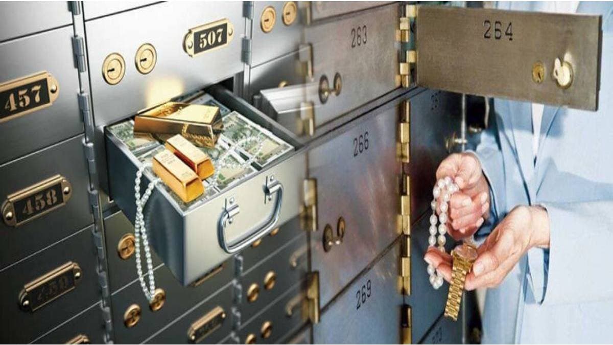 do you keep your gold in bank locker you can also earn interest on it through this SBI scheme