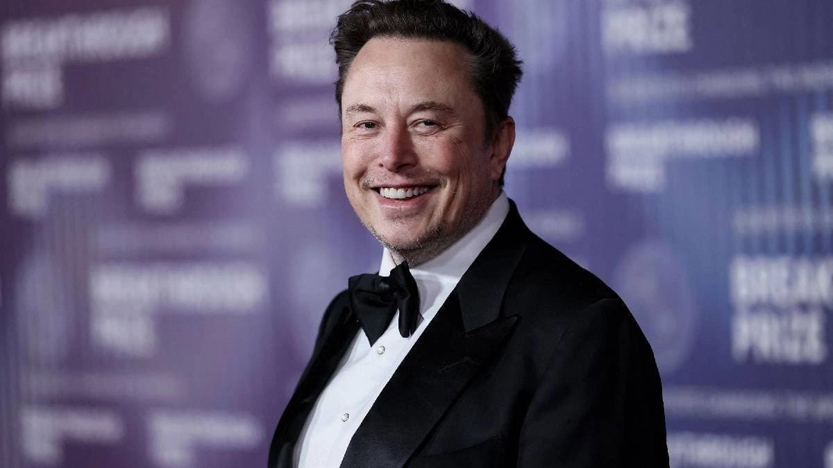 What is the Educational Qualification of Elon Musk