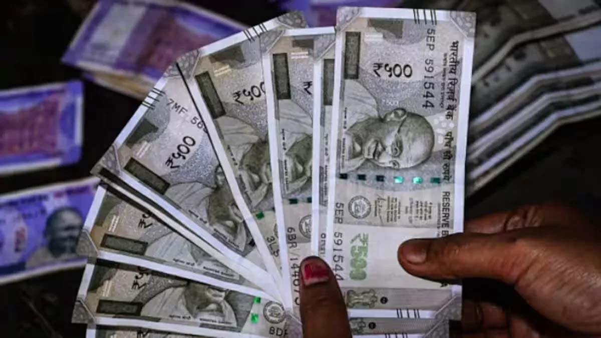 Direct benefit of Rs five lakh in five years tax will also be saved know details of Post Office special scheme