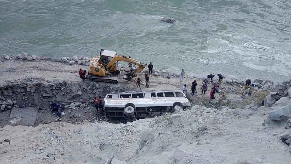Sikkim bound Bus overturned into teesta river, four killed, 20 injured gnr 