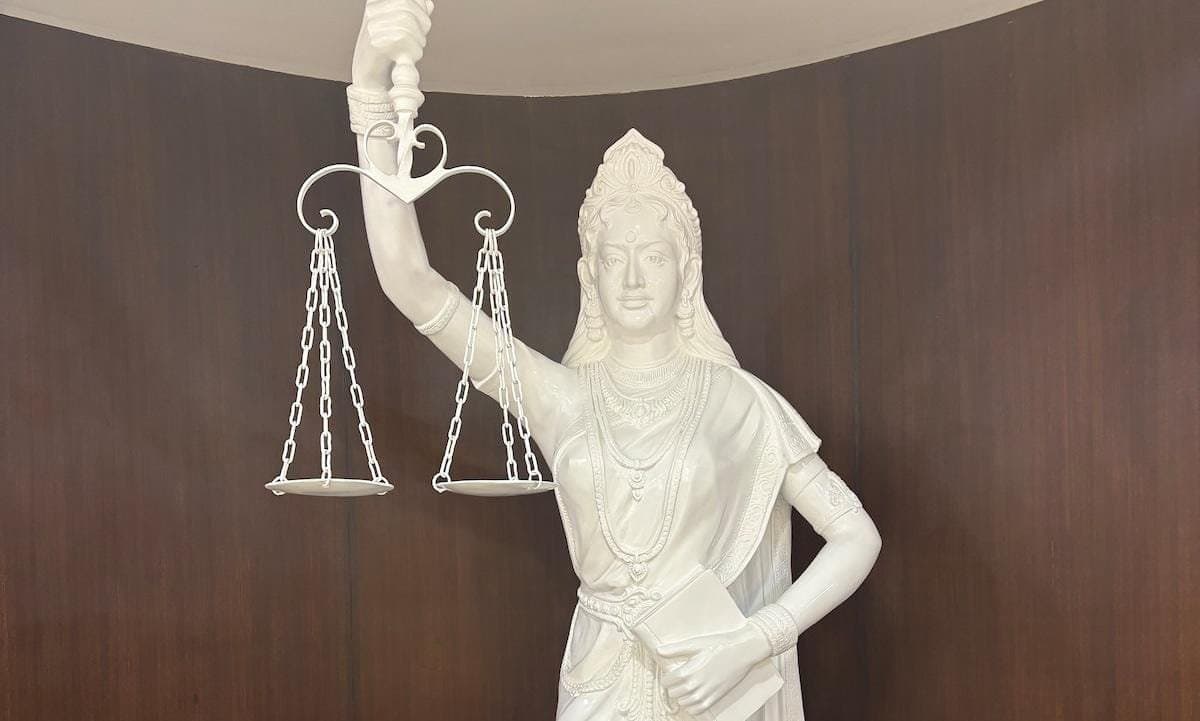 The blindfold has come off a new Lady of Justice statue in the Supreme Court gnr