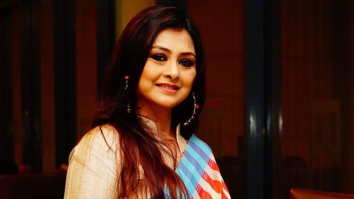 Actress Debjani Chattopadhyay is returning to Zee bangla s Serial Chirodini Tumi Je Amar