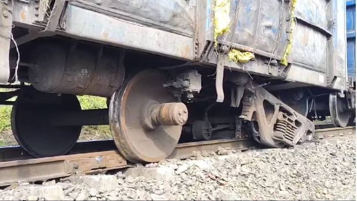 goods train derailed near tarapith road rail station gnr