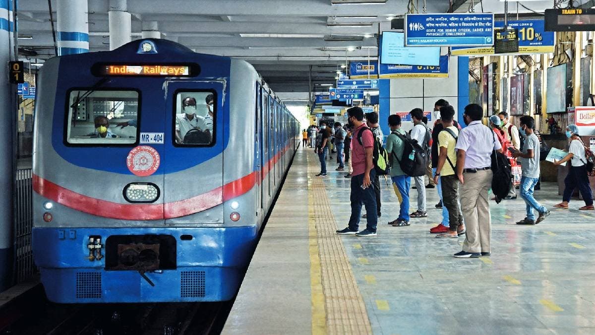 almost all metros to run from dakhineswar and new timetable for kolkata metro