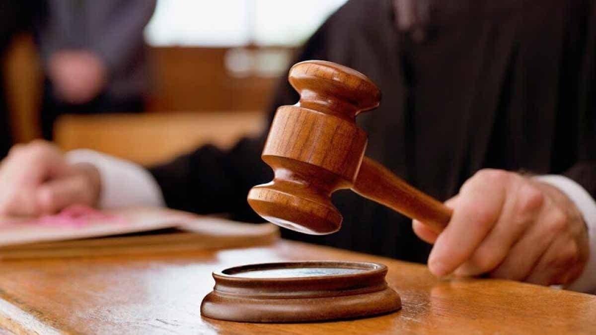 After fake govt offices, toll plaza, fake court busted in Gujarat gnr 