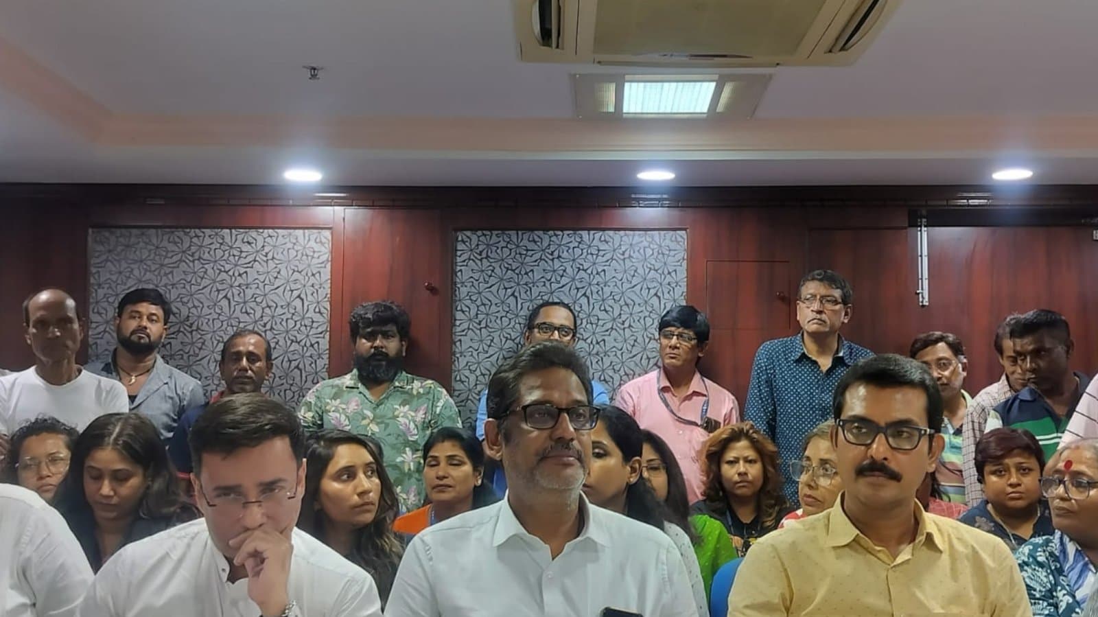 Suraksha Bandhu: টলিউডে মহিলাদের সুরক্ষা ও সম্মান পোক্ত করতে নয়া পদক্ষেপ ফেডারেশনের, আসছে 'সুরক্ষা বন্ধু'