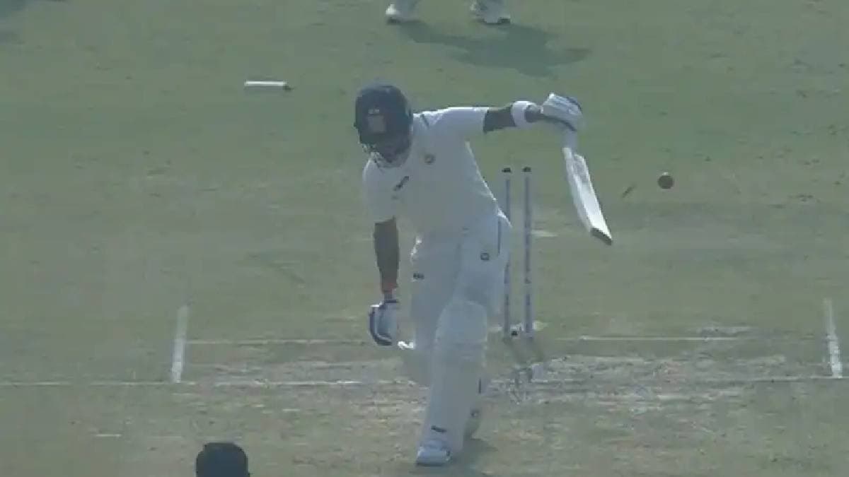 Virat Kohli Clean Bowled After Hitting Exquisite Straight Drive spt