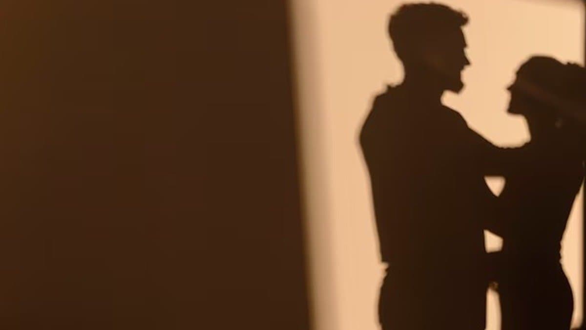 This Bengali Beauty was reportedly in love with this Pakistani Cricketer  