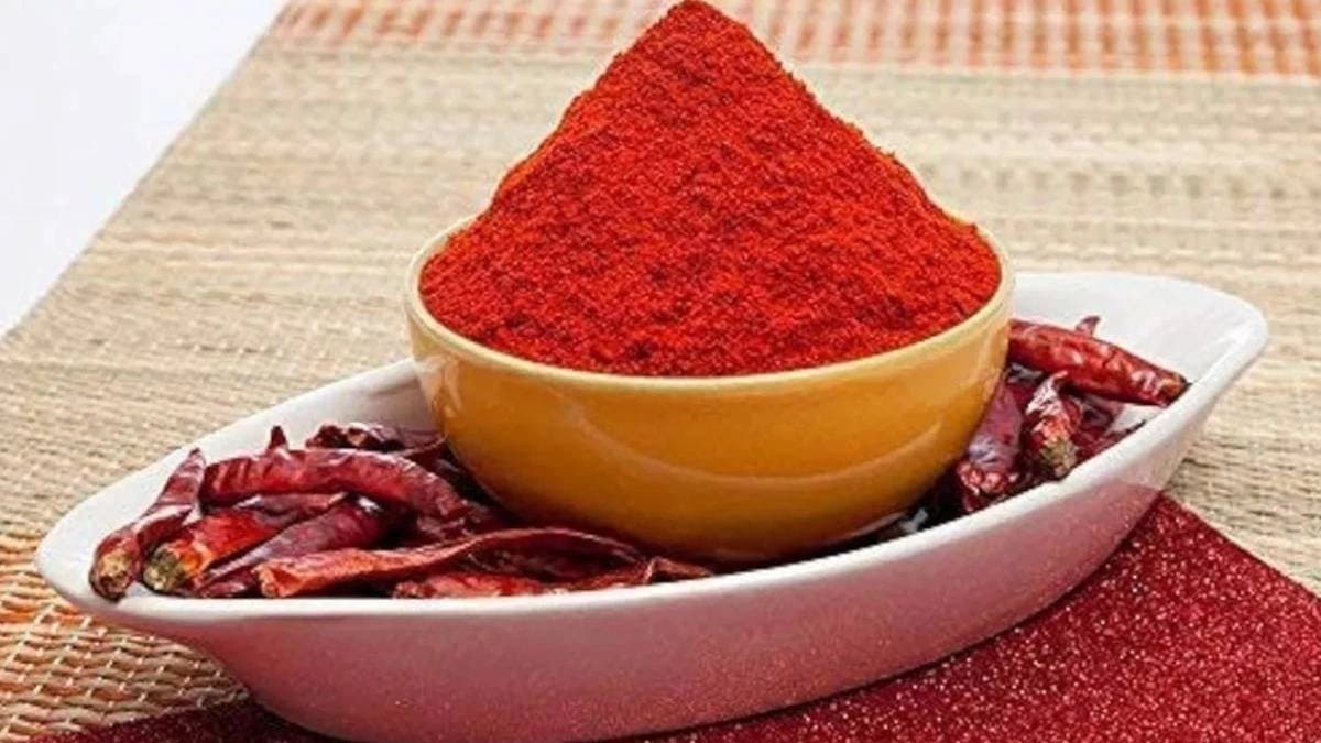 Red Chilli Powder causes Diarrhoea heartburn ancer risks and many side effects 