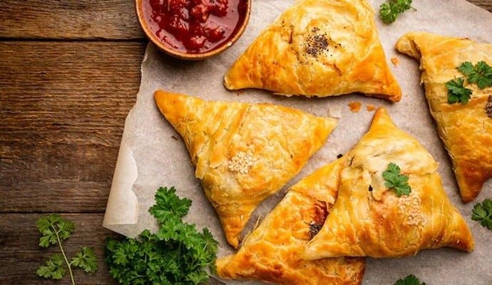 Snacks: পুজোর সন্ধেয় খুদেদের জন্য রইল হেলদি তন্দুরি চিকেন পাফ রেসিপি!