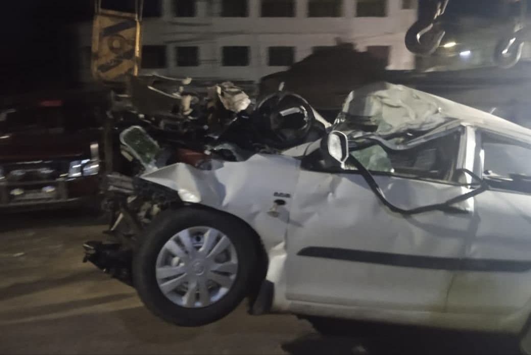 তারাপীঠ থেকে ফেরার পথে লরিতে ধাক্কা গাড়ির, মৃত ২
