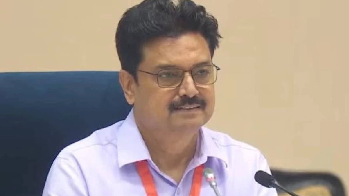 DU VC alleges urban Naxalism in academia Faculty students say new low