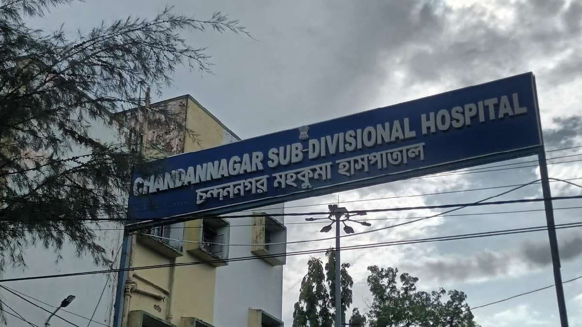 Complex operations at Chandannagar Hospital without modern infrastructure