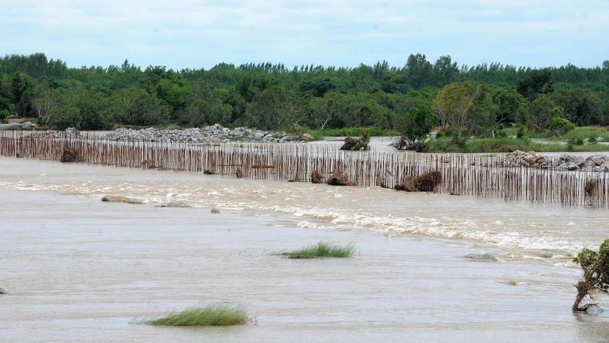 Man rescued from river Allegedly Being Pushed By Wife