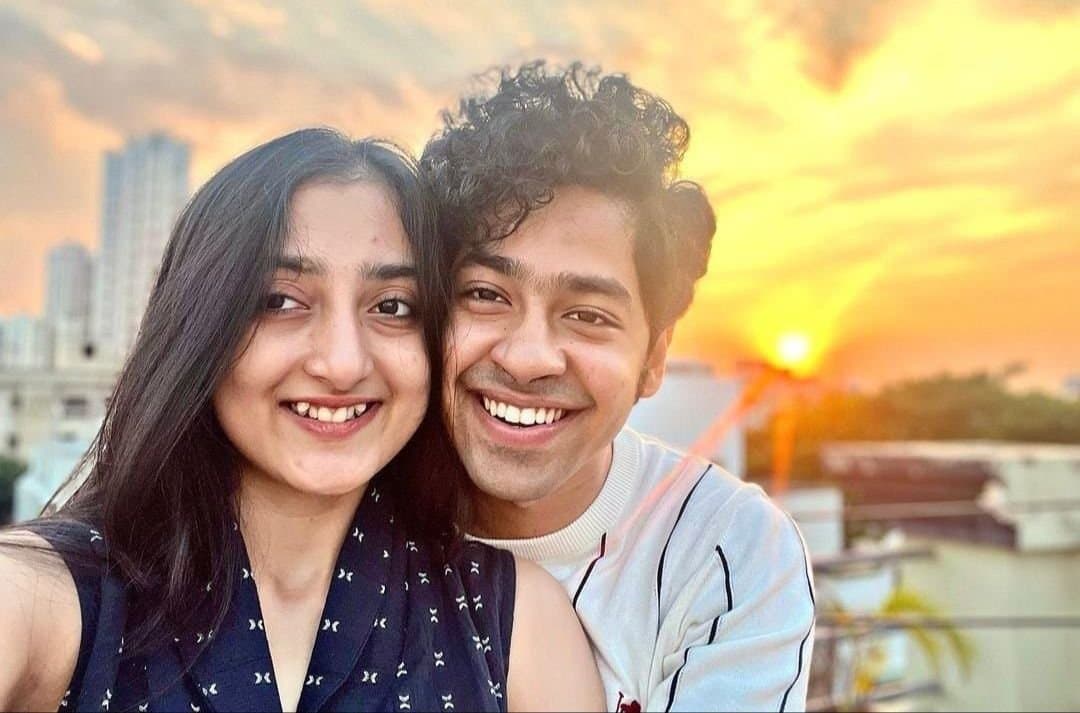 Riddhi-Surangana: বিদেশের মাটিতে সাফল্যের উদযাপন ঋদ্ধির, ফ্রেমবন্দি সুরঙ্গনার সঙ্গে ঘনিষ্ঠ মুহূর্ত