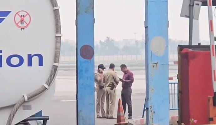 Cisf jawan dead at kolkata airport 