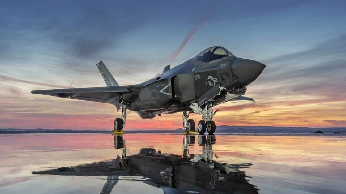 Top 10 best fighter jets in the world in 2025