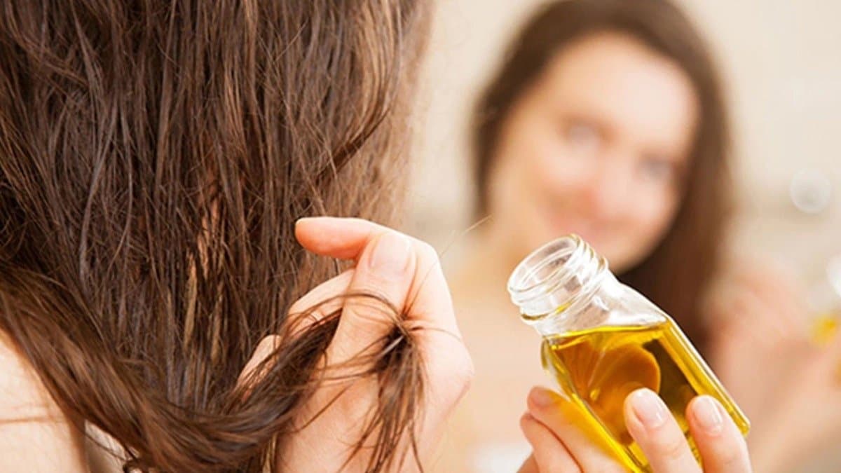 Which day of week you are oiling your hair is related to good fortune