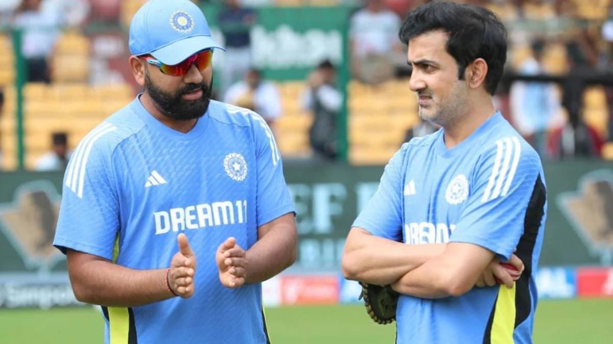 Gautam Gambhirs chat with Rohit Sharma sparks retirement rumours 