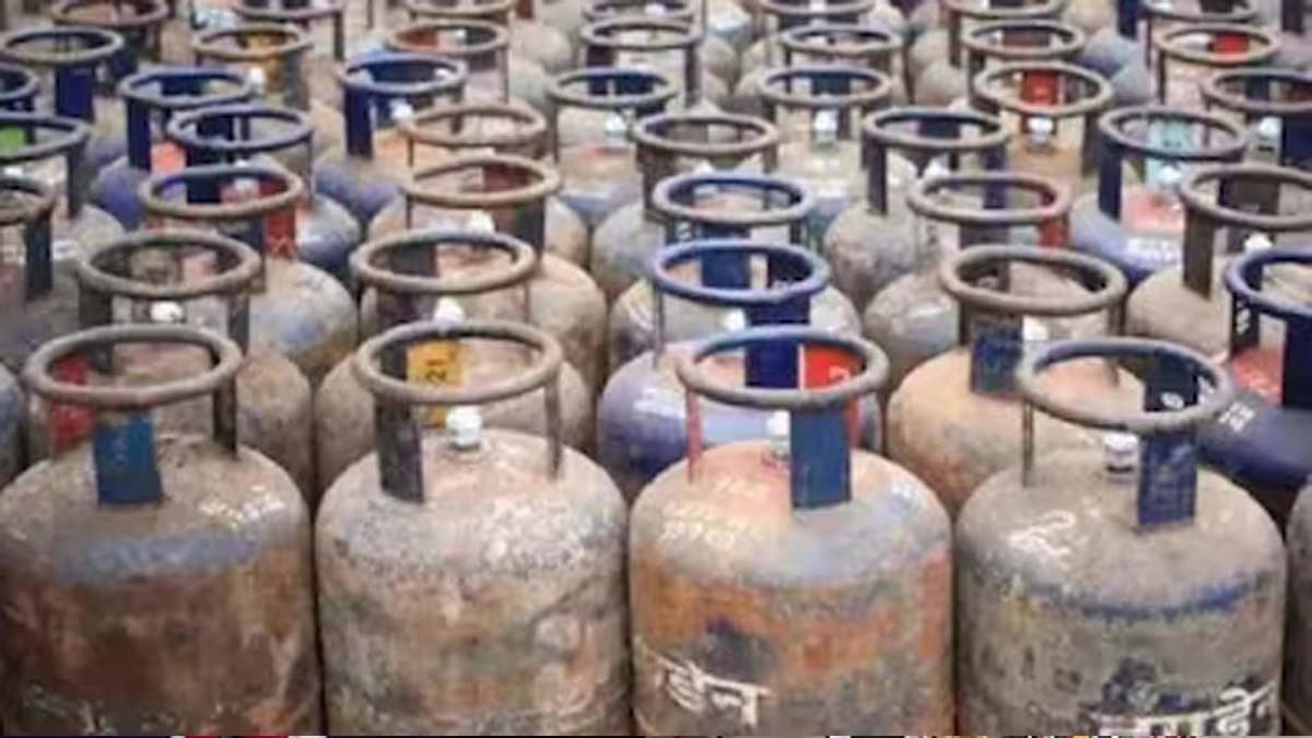 Commercial LPG Cylinder Prices Hiked By Rs 15 point 50 paisa