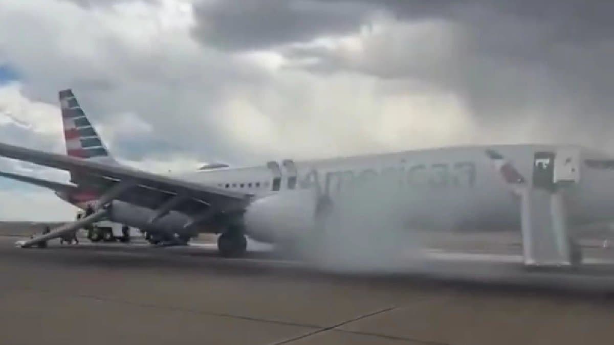 Plane Problem Fire Smoke On Runway Before Takeoff Videos capture horror
