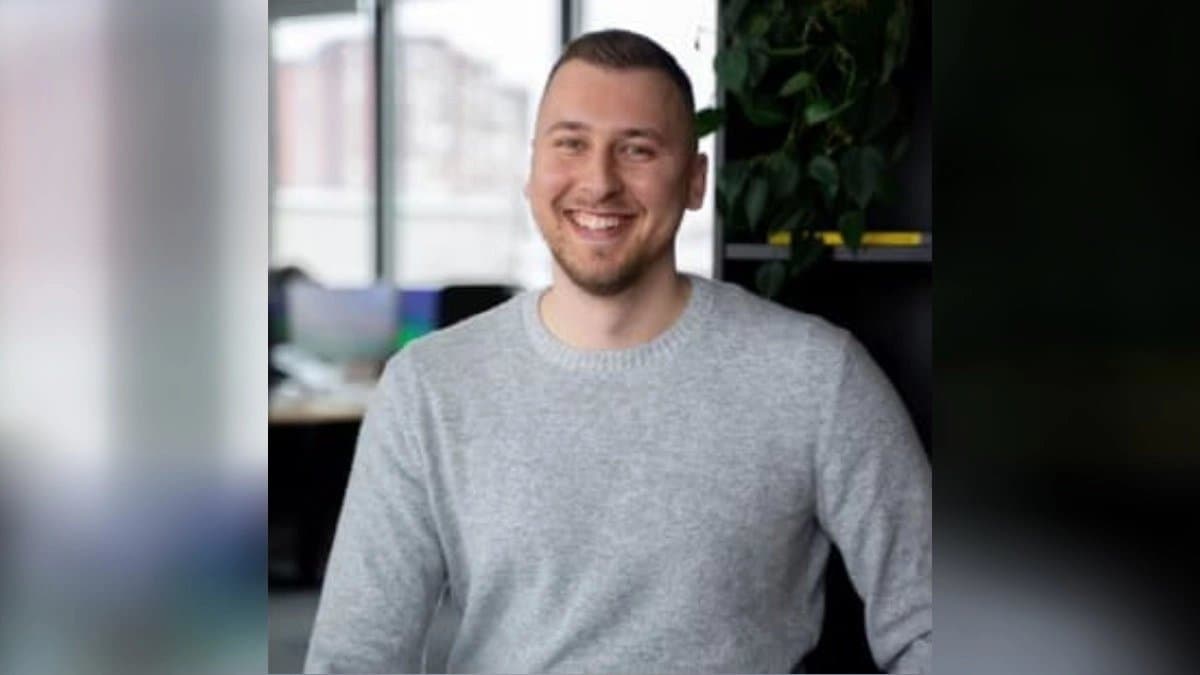 Man shares a story of newly hired techie