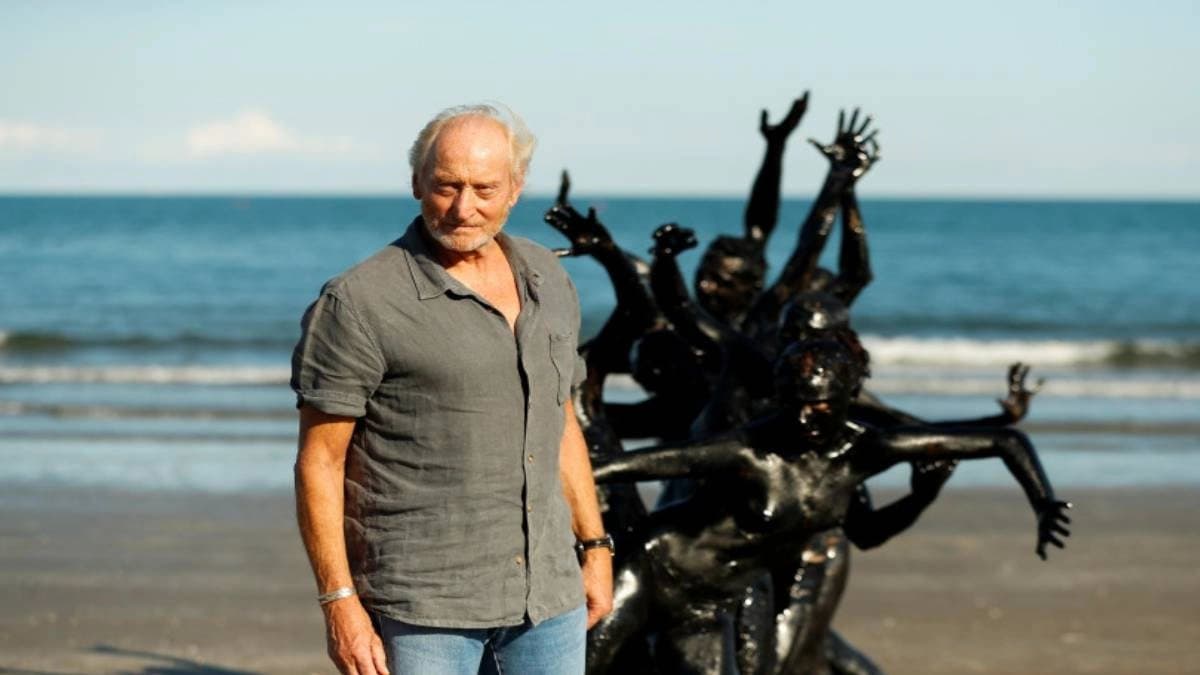 Charles Dance claims that britain and france should beg apology to Middle East