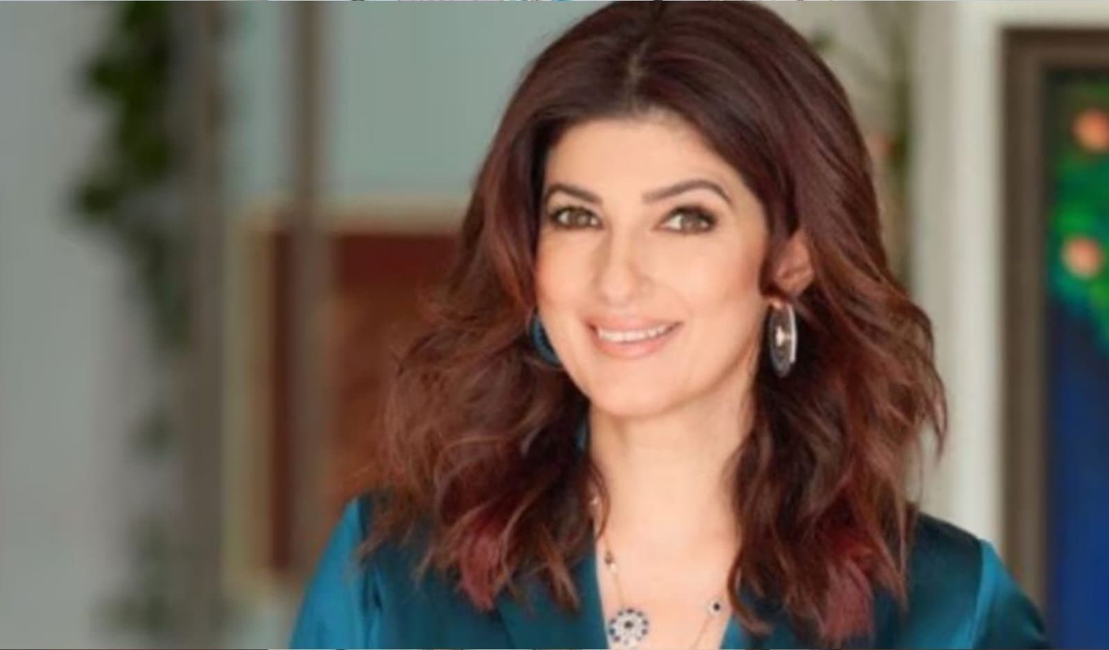 Twinkle Khanna: মাস্টার ডিগ্রি শেষ করেই করণকে টিপ্পনি কাটলেন টুইঙ্কল! অক্ষয় কী করলেন ?