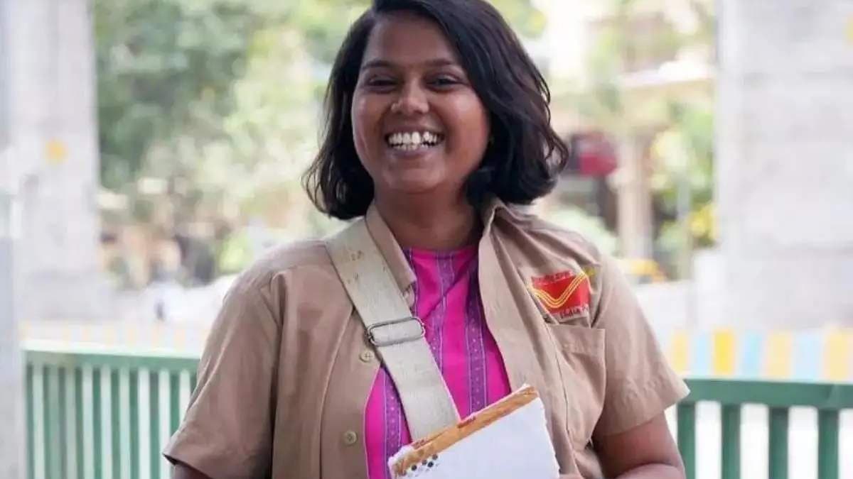 Graduated With A Degree In Maths This Postwoman Is Winning Hearts Online With Her Inspiring Story