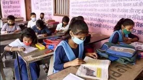 Teen boys twice as likely to own smartphones than girls